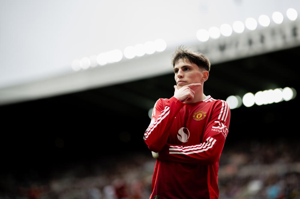 所以呢，很厉害？滕哈格：我执教曼联后，奖杯数量英超仅少于曼城.